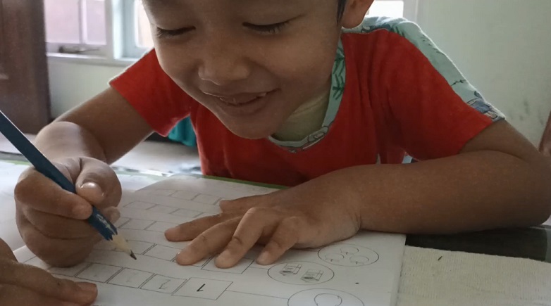 Pendampingan Anak TK A Belajar Di Rumah