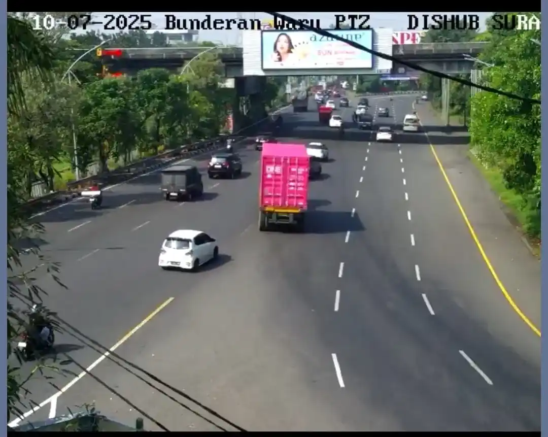 Pantauan CCTV Bundaran Waru (Surabaya)
